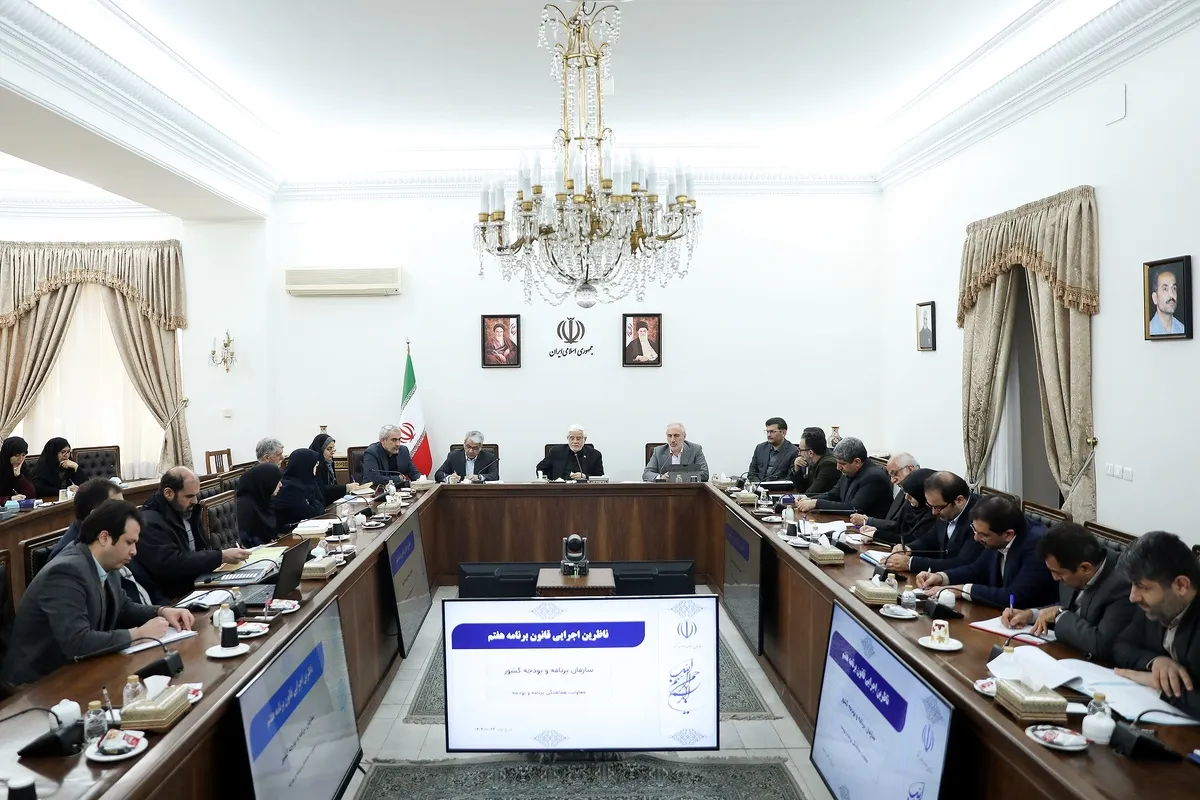 انتقاد عارف از ورود نامتعارف سلاح به کشور برای استفاده در اغتشاشات