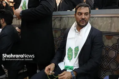 عرض ارادت قهرمانان ورزش ایران در حرم مطهر رضوی