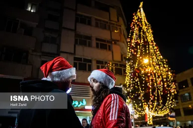 گزارش تصویری | حال و هوای شب کریسمس - تهران