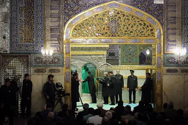 غبارروبی مضجع منور امام رضا(ع)