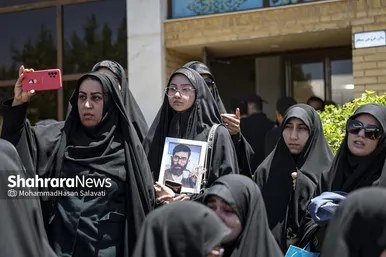 گزارش تصویری | استقبال از پیکر مطهر رهبر شهید انقلاب و خانواده ایشان در فرودگاه مشهد