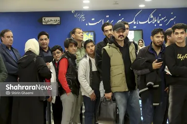 گزارش تصویری | اکران مردمی فیلم سینمایی «آقای زالو» با حضور عوامل در مشهد