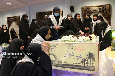 تشییع شهید گمنام در جمع دختران مدرسه امام رضا(ع) در مشهد