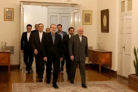 جهان آبادی: لاریجانی و ظریف می&zwnj;توانند ترکیبی طلایی برای ۱۴۰۰ باشند
