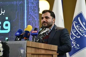 زارع پور در مراسم روز ملی فناوری فضایی: در کشور پرتاب ۶ ماهواره طی یک سال بی&zwnj;سابقه بوده است