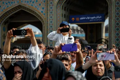 گزارش تصویری | لحظه تحویل سال در حرم مطهر امام رضا (ع)
