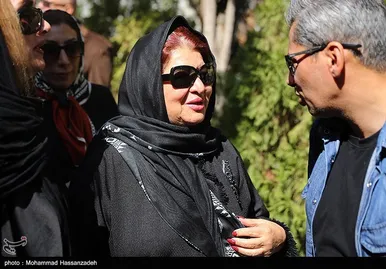 عکس‌هایی از تشییع پیکر رضا داودنژاد
