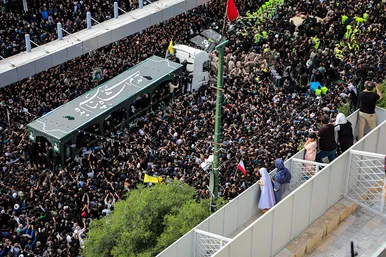استقبال و تشییع پیکر رئیس‌جمهور و شهدای خدمت در مشهد - 4