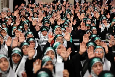 عکس‌هایی از دیدار هزاران نفر از بسیجیان سراسر کشور با رهبر معظم انقلاب (۵ آذر ۱۴۰۳)