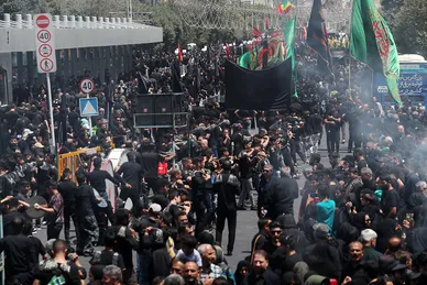 عزاداری روز عاشورا در خیابان امام رضا علیه السلام مشهد