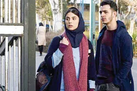 &laquo;مهمانخانه ماه نو&raquo;، چند سکانس سرد و نمایشی است