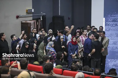 گزارش تصویری | آیین جشن امضای کتاب «نیست» اثر فاضل نظری در مشهد