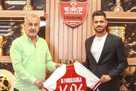 پورعلی&zwnj;گنجی رسما با پرسپولیس تمدید کرد