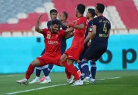 تاریخ و ساعت بازی پرسپولیس و نساجی در لیگ برتر فوتبال | جنگ برای قهرمانی و بقا