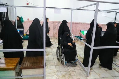 ضیافت افطار در بارگاه رضوی 
