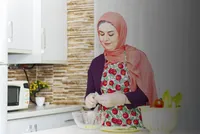 آیا زن باید برای کار خانه حقوق بگیرد؟