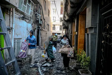 مهار آتش‌سوزی یک هتل آپارتمان در خیابان امام رضا (ع) مشهد