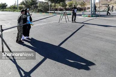 مراسم رژه هفته دفاع مقدس در مشهد برگزار شد