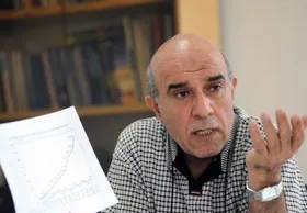 قیمت کارخانه&zwnj;ای خودرو با کاهش قیمت دلار پایین نمی&zwnj;آید