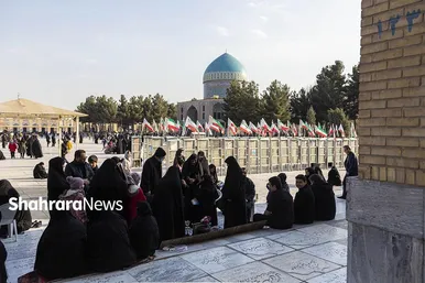 آیین چراغ برات در آرامگاه خواجه ربیع