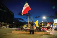 ساخت المان دائمی پرچم‌داری مشهدی‌ها در چهارراه احمدآباد