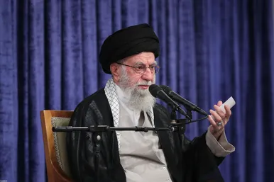گزارش تصویری | سخنرانی رهبر معظم انقلاب در مراسم عزاداری شهادت امام رضا(ع)