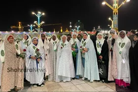 تشرف بانوان مهمان جشنواره &laquo;رسانه خورشید&raquo; به حرم مطهر رضوی + ویدیو