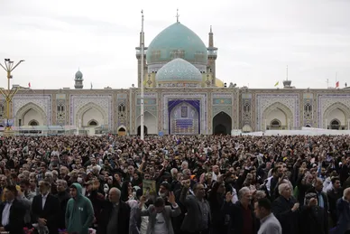 حضور و سخنرانی رهبر انقلاب در اجتماع زائران و مجاوران حرم مطهر رضوی- ۲