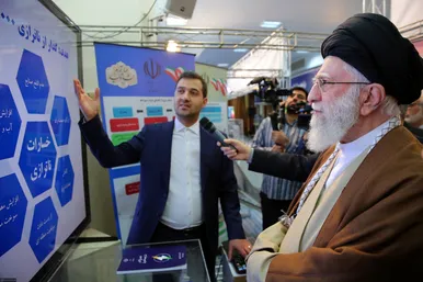 بازدید رهبر معظم انقلاب از نمایشگاه توانمندی‌های تولید داخلی