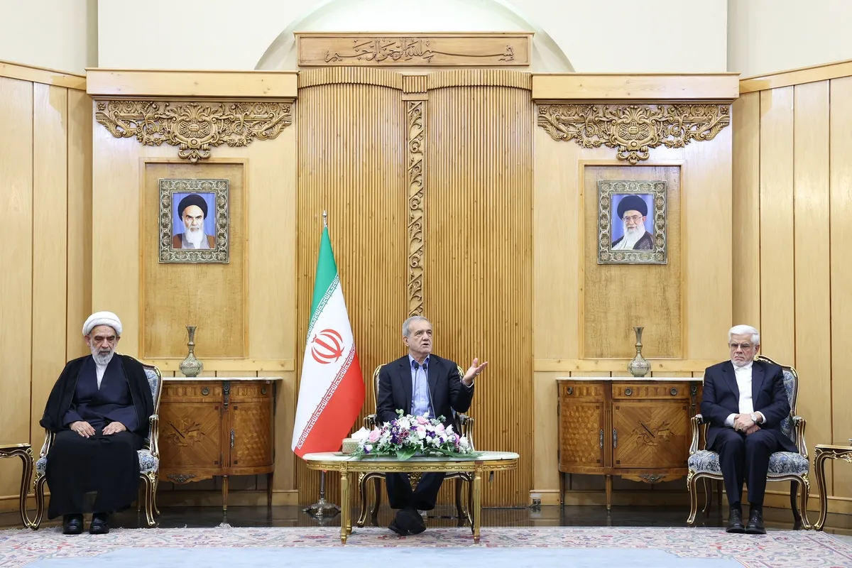 پزشکیان پیش از عزیمت به روسیه: بریکس فرصت خوبی برای پایان دادن به تمامیت خواهی آمریکا است