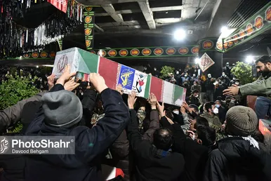 مراسم تدفین پیکر مطهر سه شهید گمنام در میدان شهدا مشهد