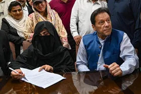 صدور حکم بازداشت &laquo;عمران خان&raquo; و همسرش