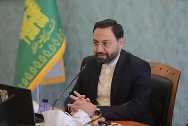 عکس‌هایی از شهید مالک رحمتی در حرم امام‌رضا(ع)