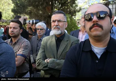 عکس‌هایی از تشییع پیکر رضا داودنژاد