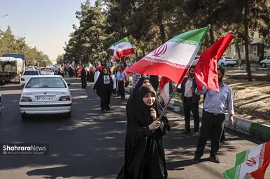 گزارش تصویری | تشکیل بزرگترین زنجیره انسانی جان فدا توسط مردم و دانشجویان مشهدی در دانشگاه فردوسی