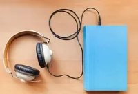 کتاب کاغذی یا کتاب صوتی؟