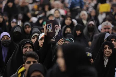 حضور و سخنرانی رهبر انقلاب در اجتماع زائران و مجاوران حرم مطهر رضوی- ۲