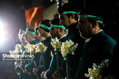 گزارش تصویری | گلباران حرم مطهر امام‌رضا(ع) در شب میلاد حضرت جوادالائمه(ع) (۲۱ دی ۱۴۰۳)