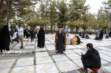 آیین چراغ برات در بهشت رضا(ع)