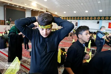 مراسم بدرقه کاروان دانش‌آموزی به راهپیمایی اربعین