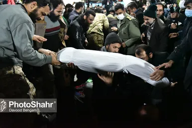 مراسم تدفین پیکر مطهر سه شهید گمنام در میدان شهدا مشهد