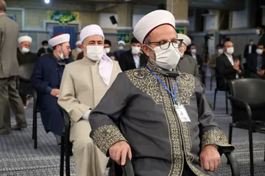 دیدار جمعی از مسئولان نظام و مهمانان شرکت کننده در کنفرانس وحدت اسلامی با رهبر معظم انقلاب