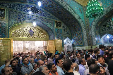 گل آرایی ویژه ولادت حضرت امام رضا (علیه السلام) در روضه منوره رضوی