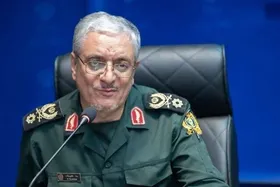 سردار طلایی نیک: دشمن به دنبال فرار آبرومندانه از باتلاق جنگ است