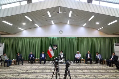 دیدار مسئولان و خبرنگاران شهرآرا با امام جمعه مشهد
