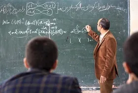 خبر خوب برای فرهنگیان: احکام رتبه&zwnj;بندی معلمان بازنشسته صادر شد