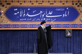 رهبر انقلاب در دیدار خانواده شهدای اقتدار و جنگ ۱۲روزه: به اسم بازار و بازاری نمی&zwnj;توان با جمهوری اسلامی و نظام اسلامی مقابله کرد (۱۳ دی ۱۴۰۴)+ فیلم