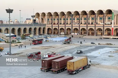 گزارش تصویری | آماده سازی مصلی امام خمینی(ره) در آستانه مراسم وداع با رهبر شهید
