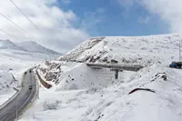ویدئو| بارش برف در روستاهای دامنۀ تفتان سیستان‌وبلوچستان