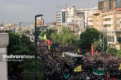 عکس‌هایی از مراسم تشییع پیکر شهدای خدمت در مشهد (۱)